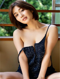 《搡60一70岁的老女人小说-鲁尔山在线观看》